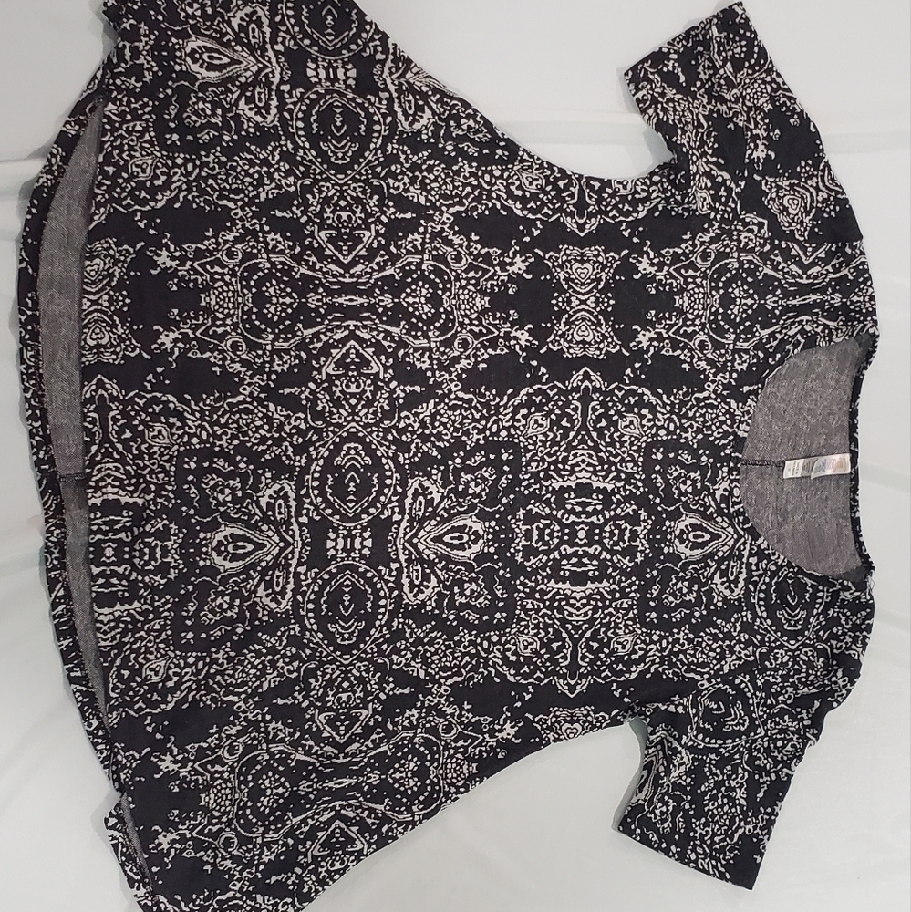 Classic Tee, Lularoe, XS, black and white